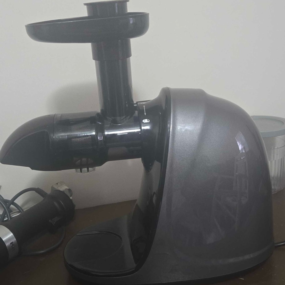 Black Electric Juicer Machine